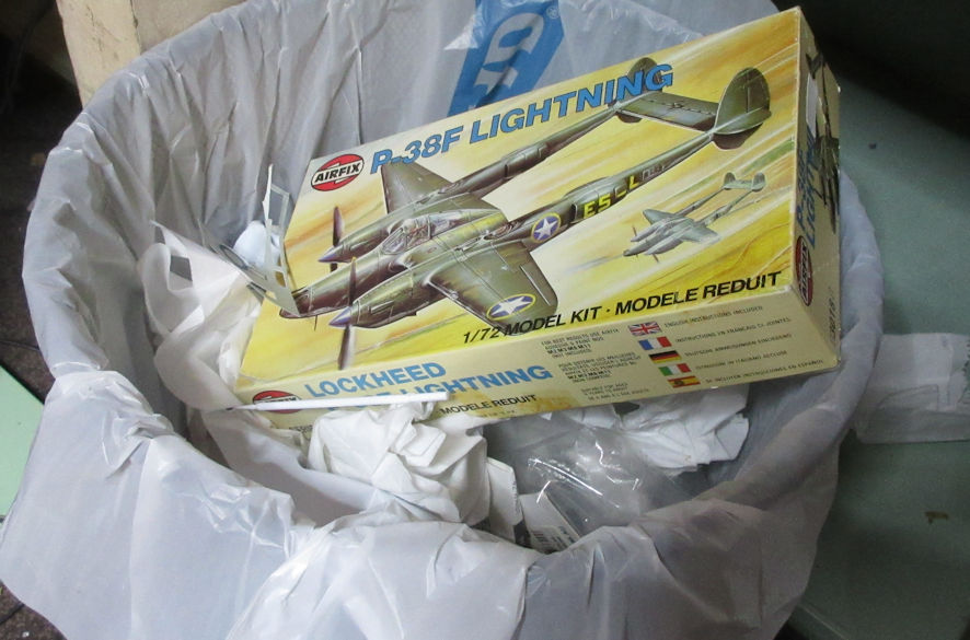Lockheed P-38F in 1/72 by RS Models – Leigh Edmonds little box of